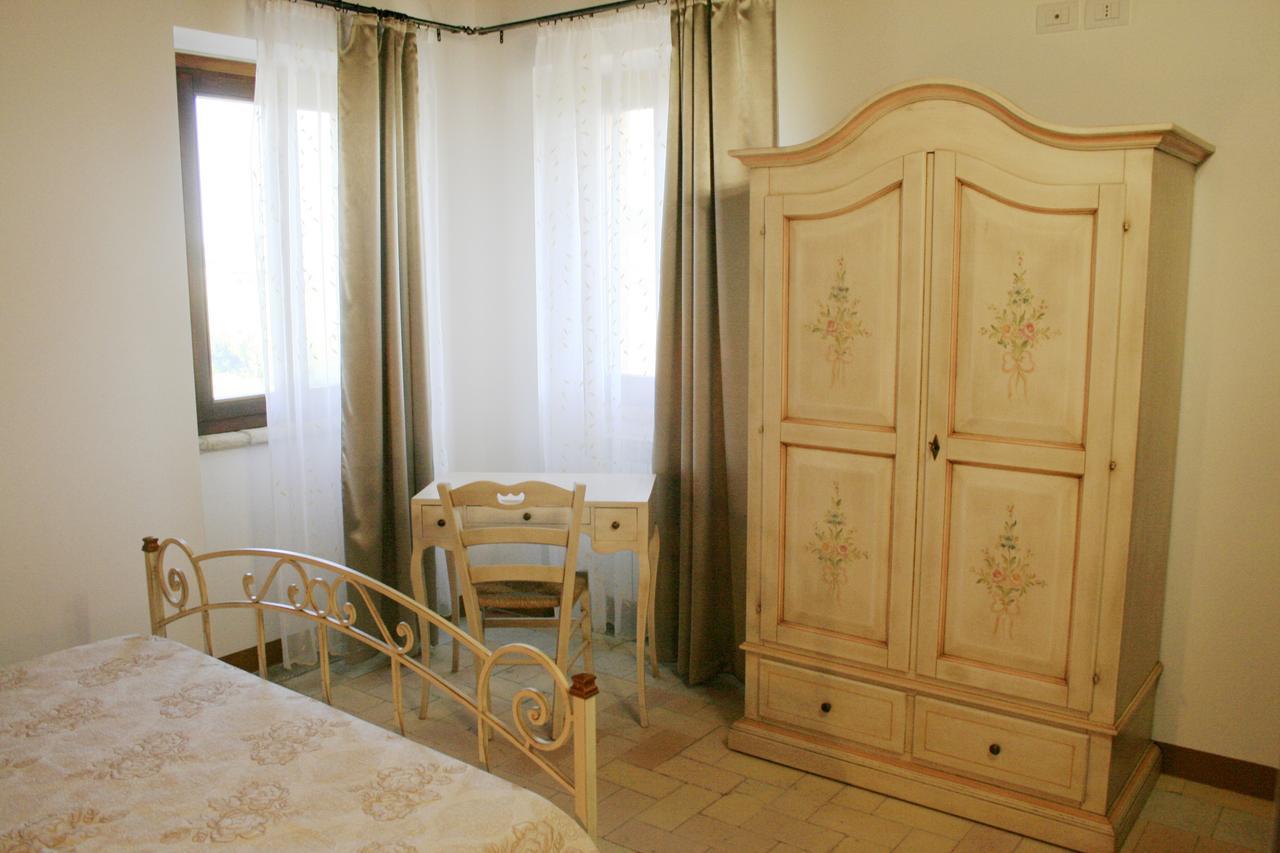מלון Montegiorgio Agriturismo Fara חדר תמונה