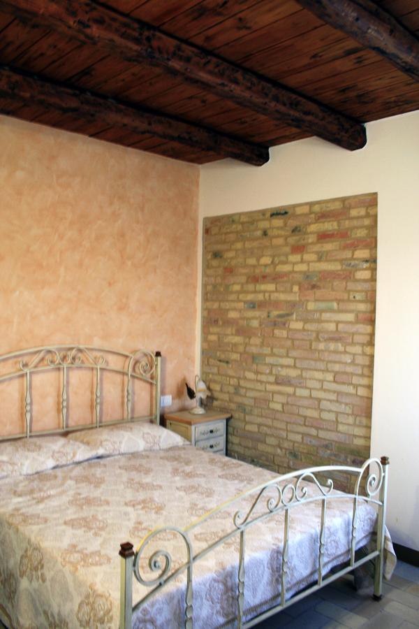 מלון Montegiorgio Agriturismo Fara חדר תמונה